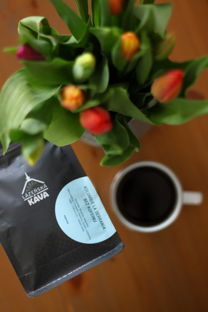 balíček bezkofeinové kávy z pražírny Lázeňská káva