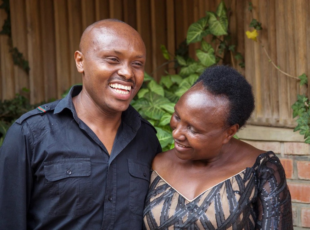 farmářka Ephipanie a její syn Sam z Rwandy