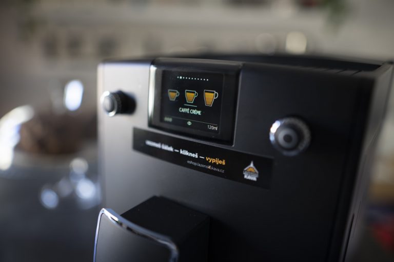 levný automatický kávovar do 10 000
